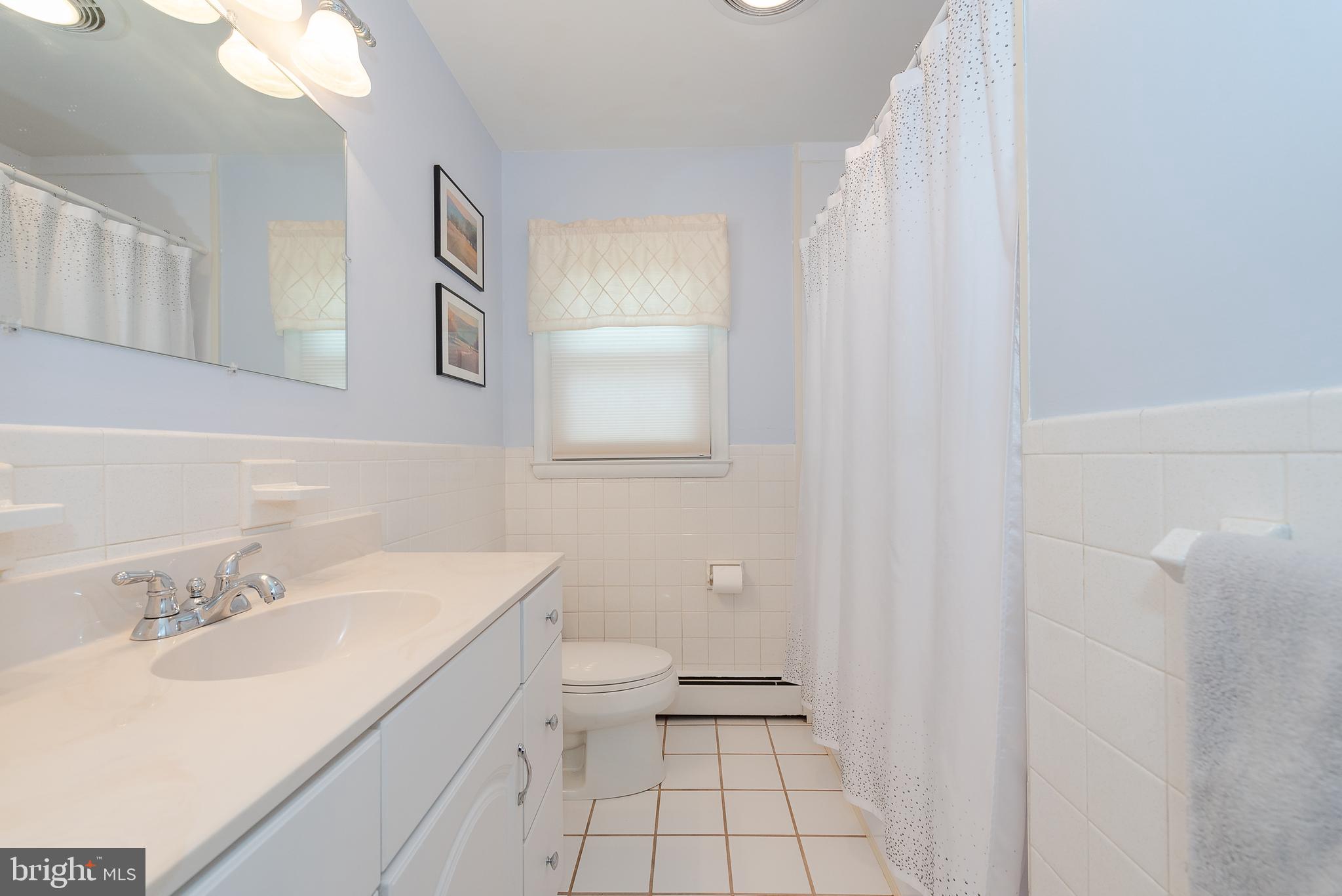 4621 Roundhill Road Ellicott City, MD 21043 - Photo 23 of 41 Bath