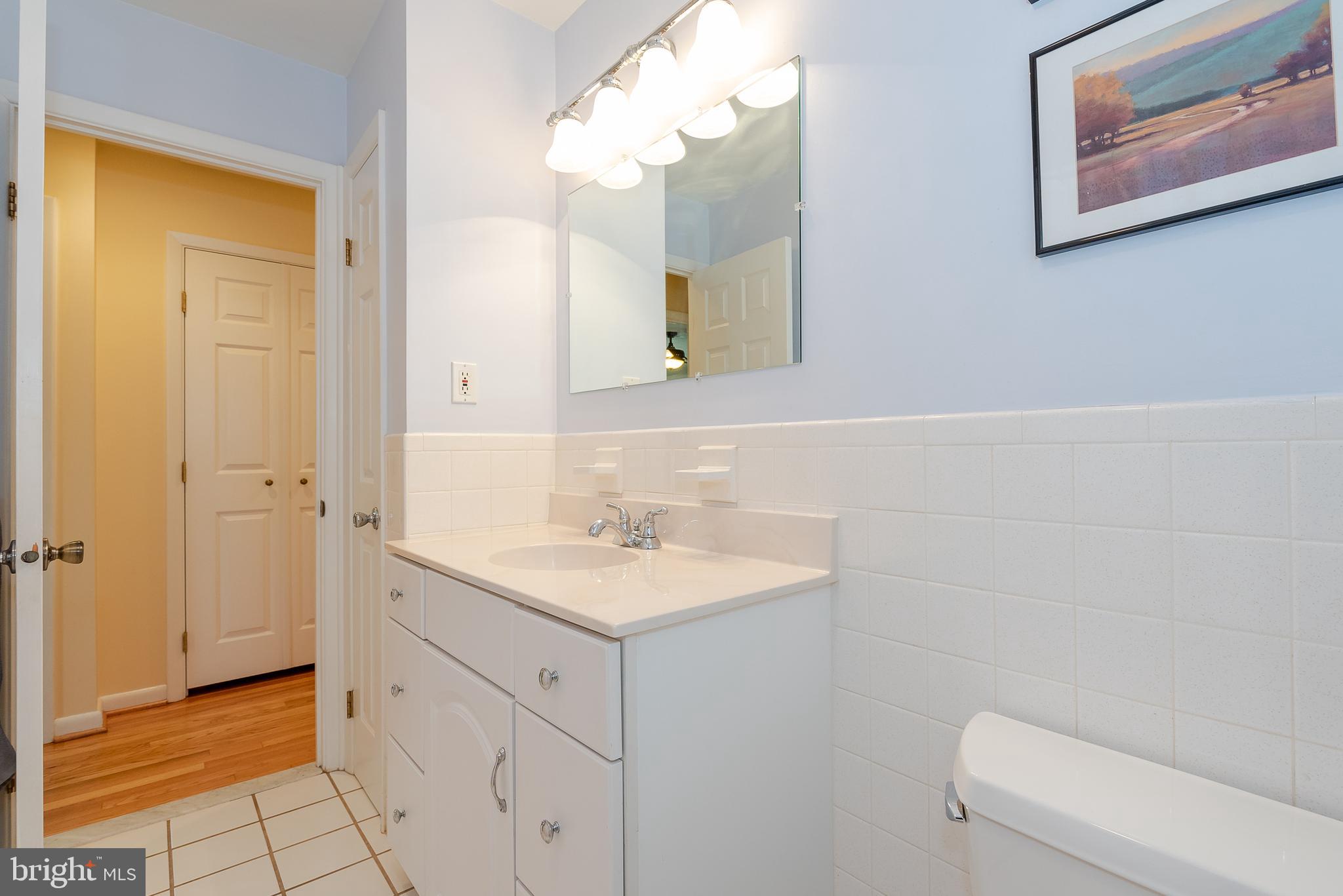 4621 Roundhill Road Ellicott City, MD 21043 - Photo 25 of 41 Bath