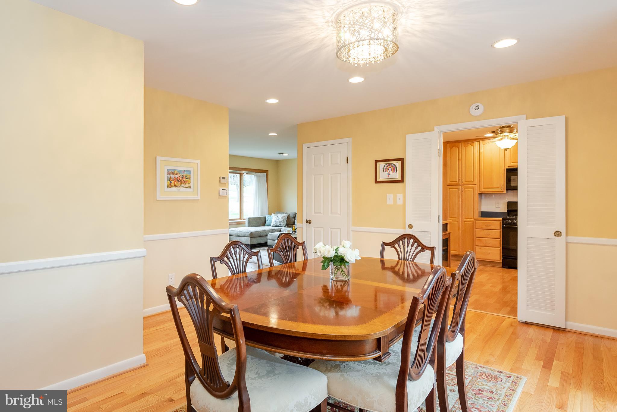 4621 Roundhill Road Ellicott City, MD 21043 - Photo 9 of 41 Dining Area