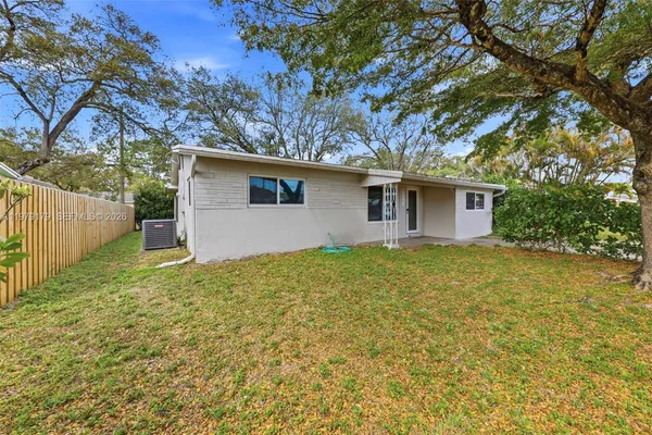$3,457 | 4561 Southwest 25th Terrace, Dania Beach, FL 33312