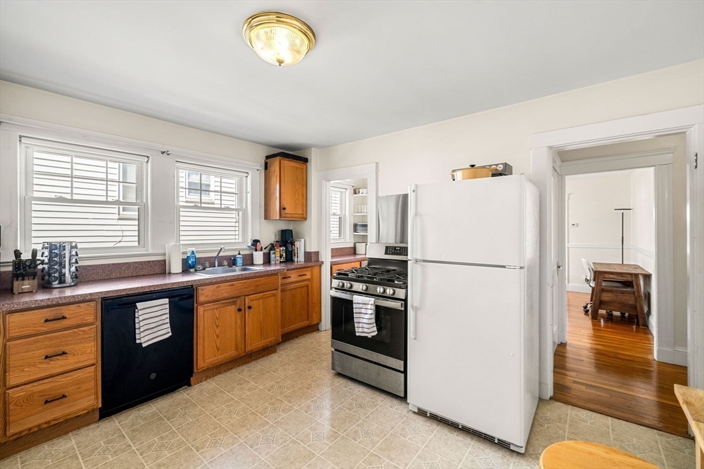 83-85 Cresthill Road Boston, MA 02135 - Photo 9 of 42