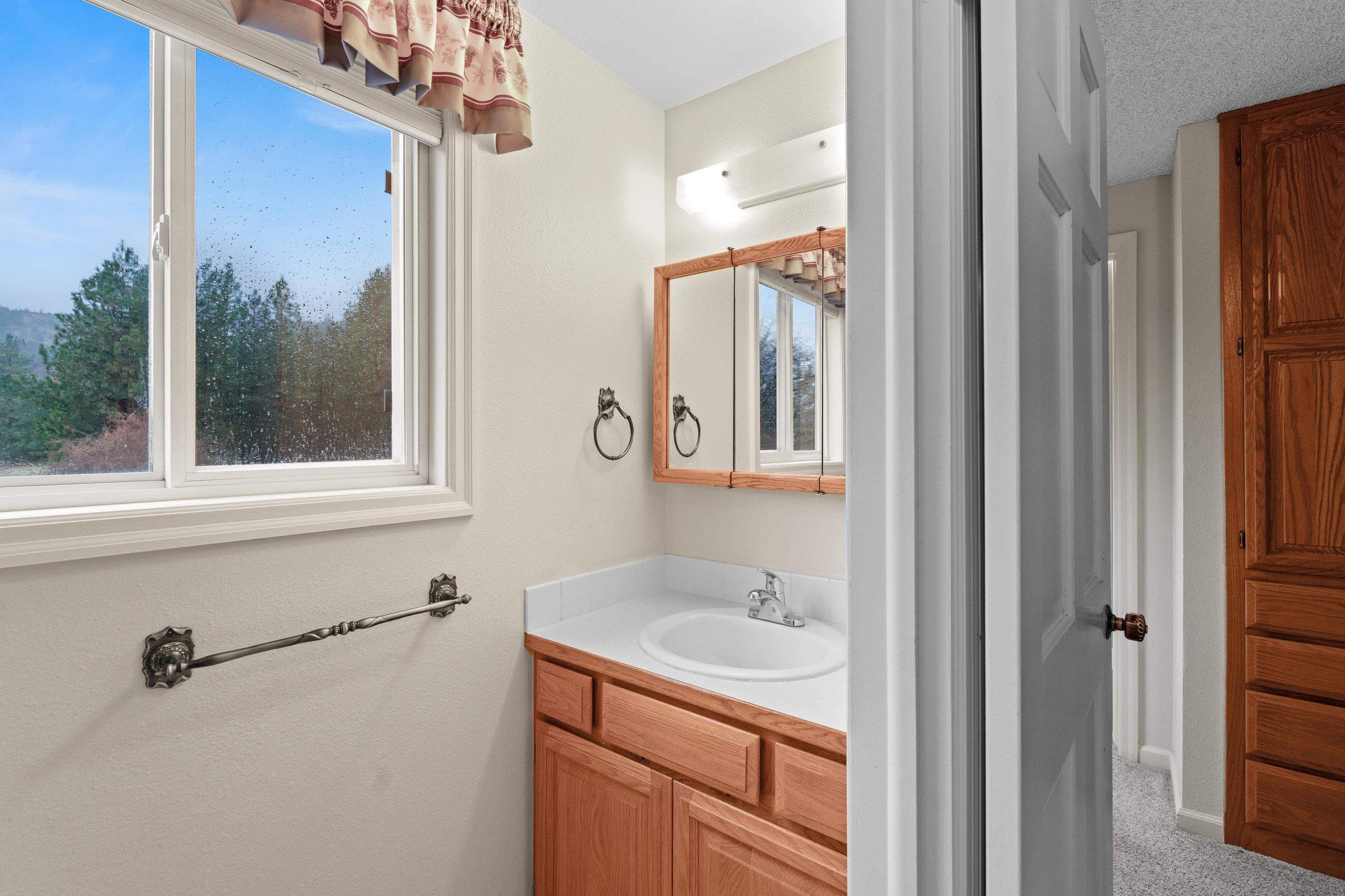 9520 East Holman Road Spokane, WA 99206 - Photo 16 of 50