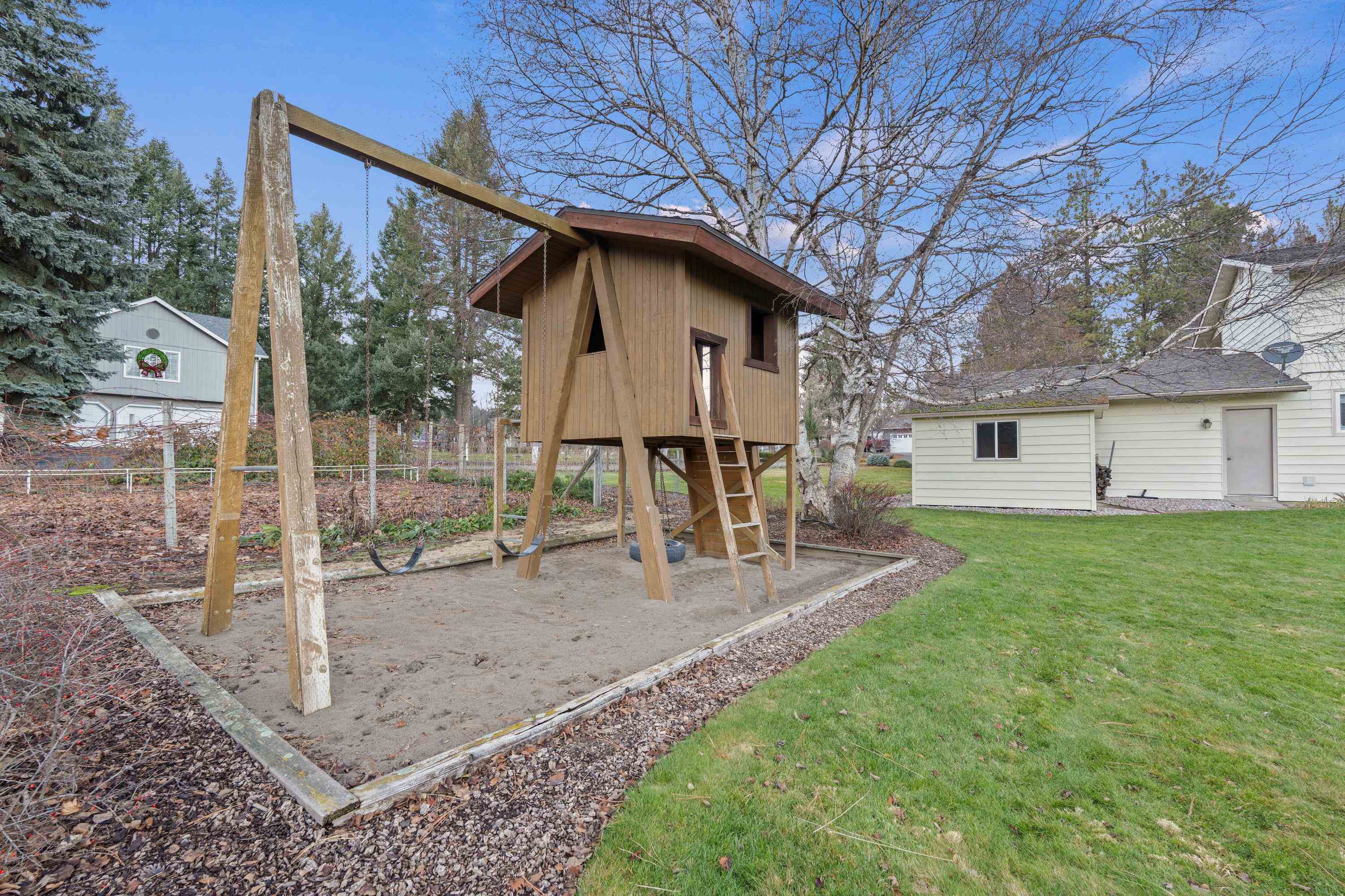 9520 East Holman Road Spokane, WA 99206 - Photo 46 of 50