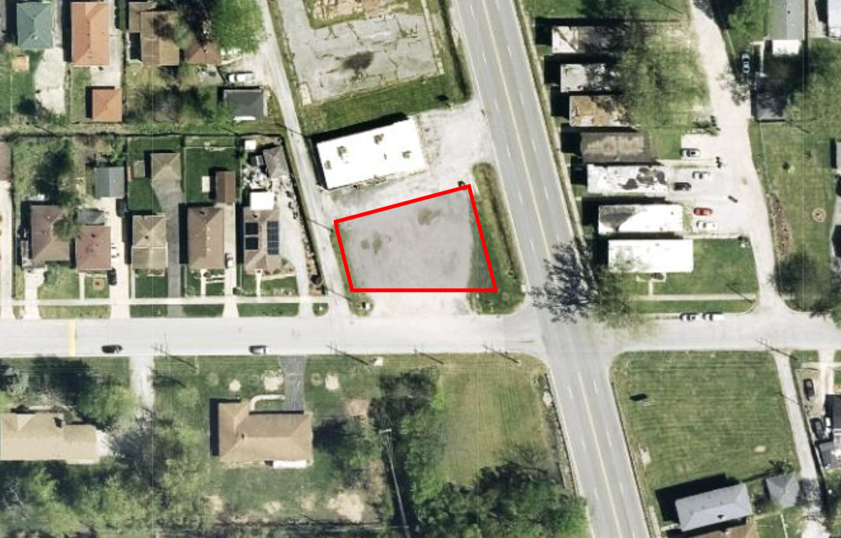 15652 Dixie Highway Markham, IL 60426 - Photo 2 of 2 an aerial view of a residential apartment building with a yard