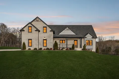 $749,900 | 1005 Hickory Point Road, Clarksville, TN 37043