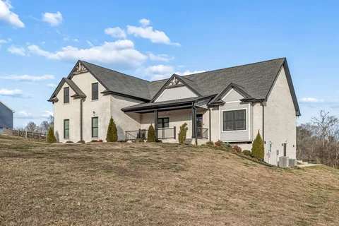 $749,900 | 1005 Hickory Point Road, Clarksville, TN 37043
