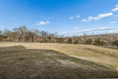 $749,900 | 1005 Hickory Point Road, Clarksville, TN 37043