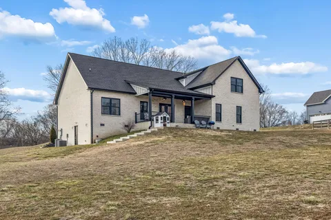 $749,900 | 1005 Hickory Point Road, Clarksville, TN 37043