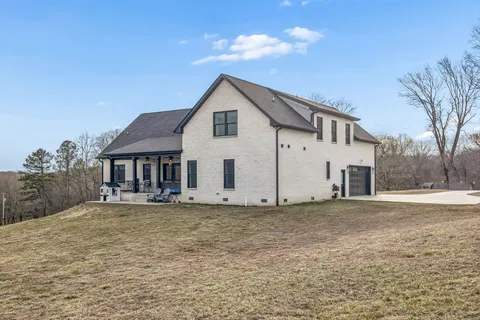 $749,900 | 1005 Hickory Point Road, Clarksville, TN 37043