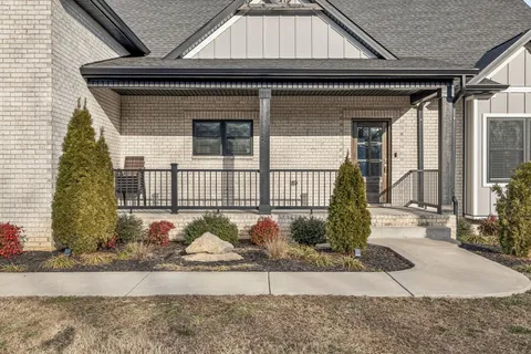 $749,900 | 1005 Hickory Point Road, Clarksville, TN 37043