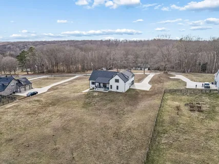 $749,900 | 1005 Hickory Point Road, Clarksville, TN 37043