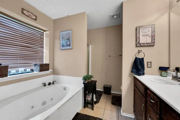 $340,000 | 1511 North Mockingbird Lane, Midlothian, TX 76065