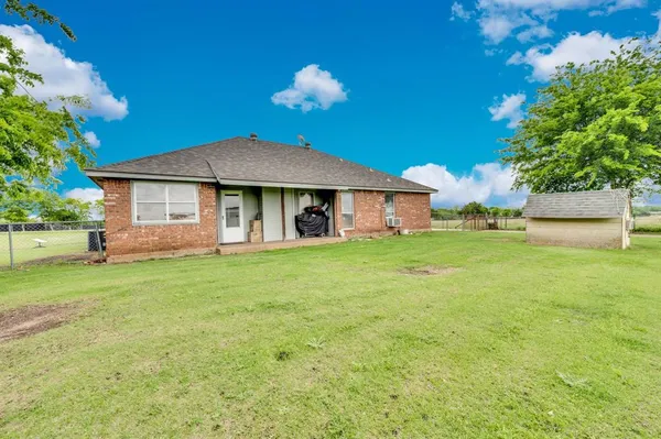 $340,000 | 1511 North Mockingbird Lane, Midlothian, TX 76065
