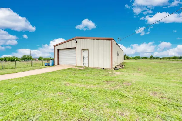 $340,000 | 1511 North Mockingbird Lane, Midlothian, TX 76065