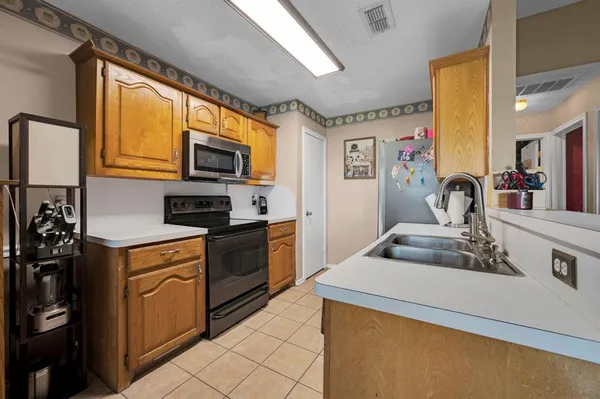 $340,000 | 1511 North Mockingbird Lane, Midlothian, TX 76065