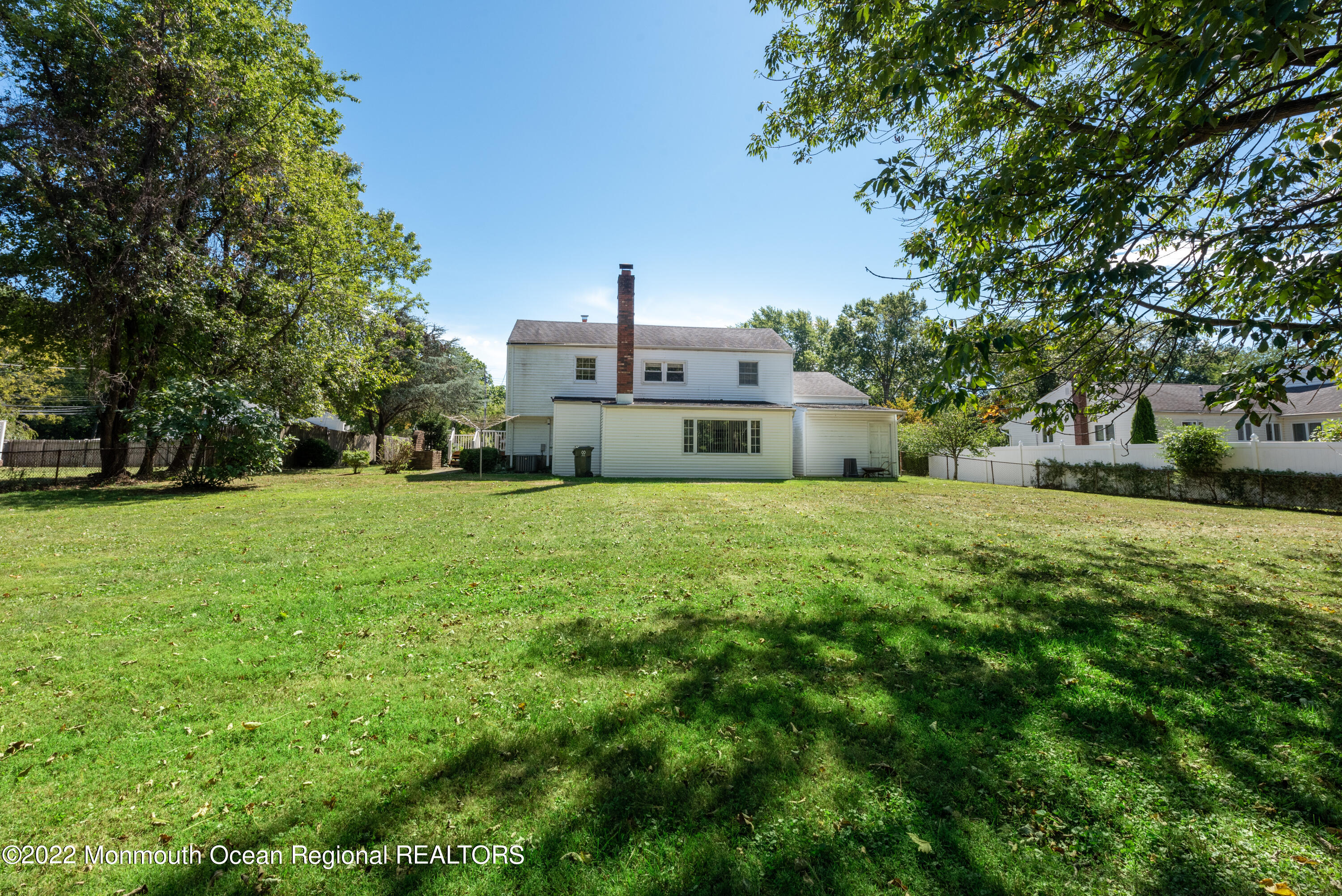 17 Mayfair Road Holmdel, NJ 07733 - Photo 2 of 18 Level Yard
