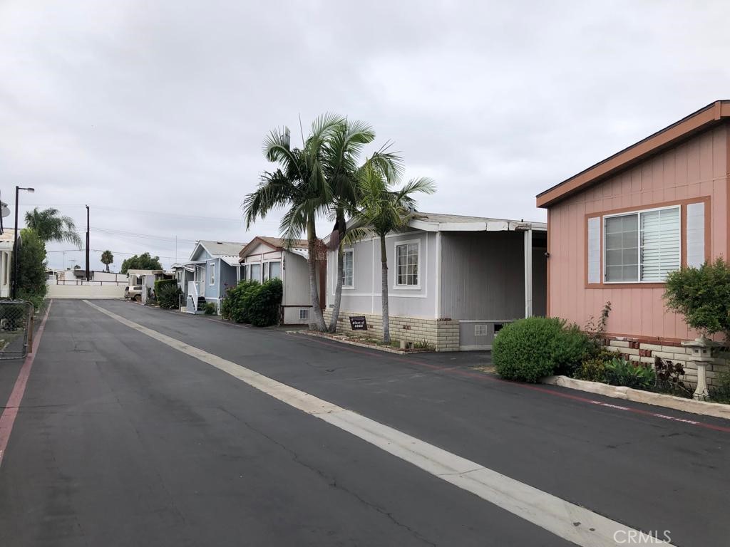 16707 Garfield Avenue, Unit 1608 Paramount, CA 90723 - Photo 5 of 29