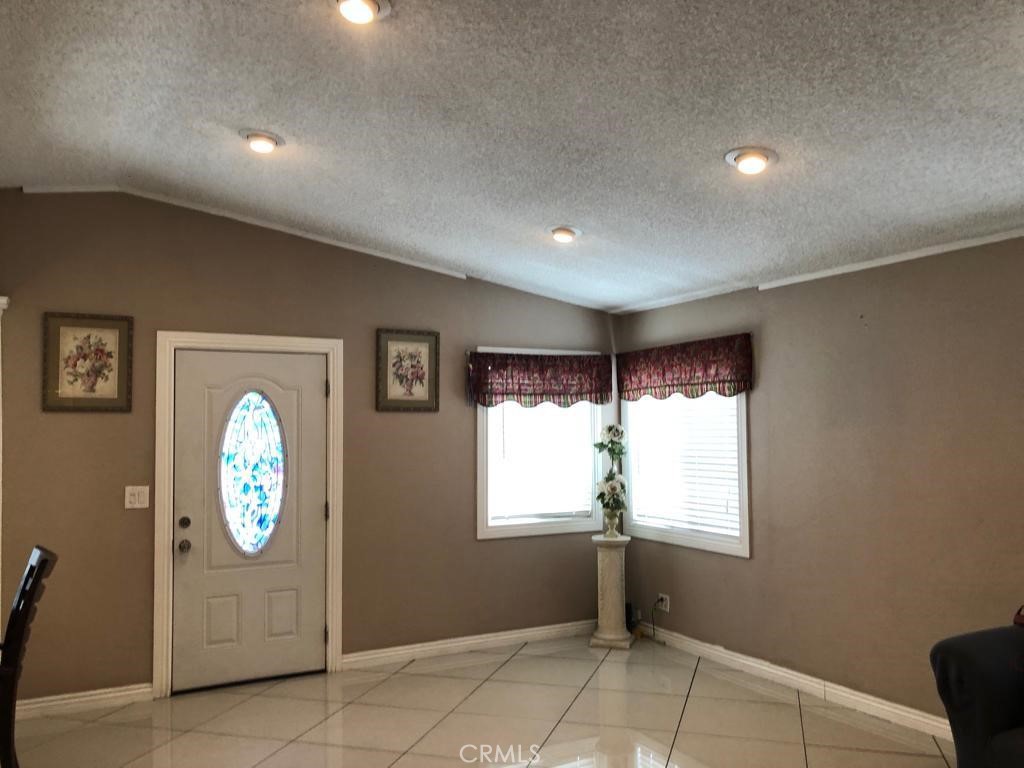 16707 Garfield Avenue, Unit 1608 Paramount, CA 90723 - Photo 6 of 29