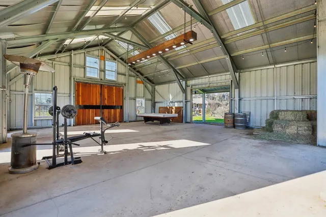 a view of an outdoor space