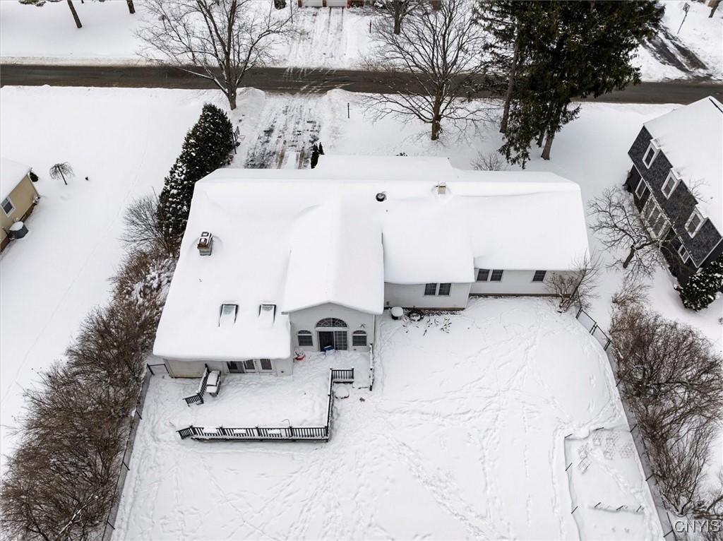 213 Gilbert Road New Hartford, NY 13413 - Photo 4 of 46