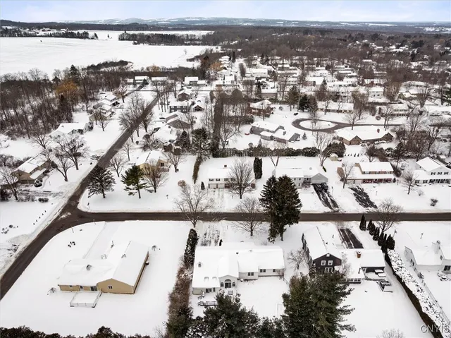 $469,900 | 213 Gilbert Road, New Hartford, NY 13413