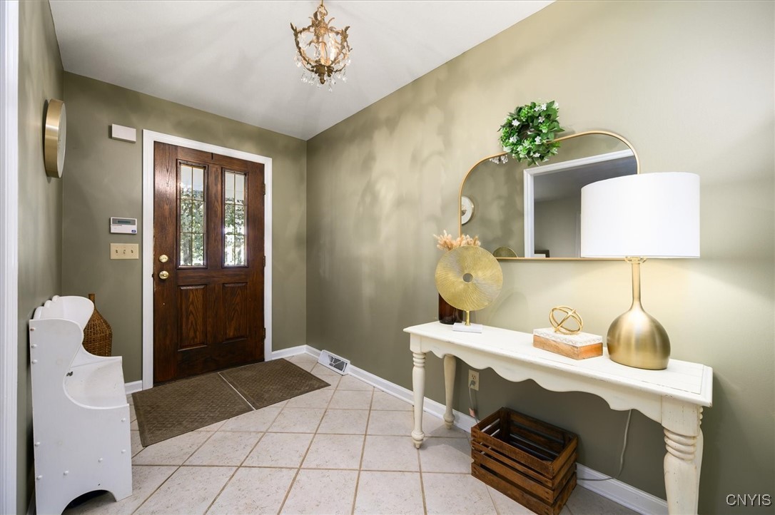 213 Gilbert Road New Hartford, NY 13413 - Photo 5 of 46