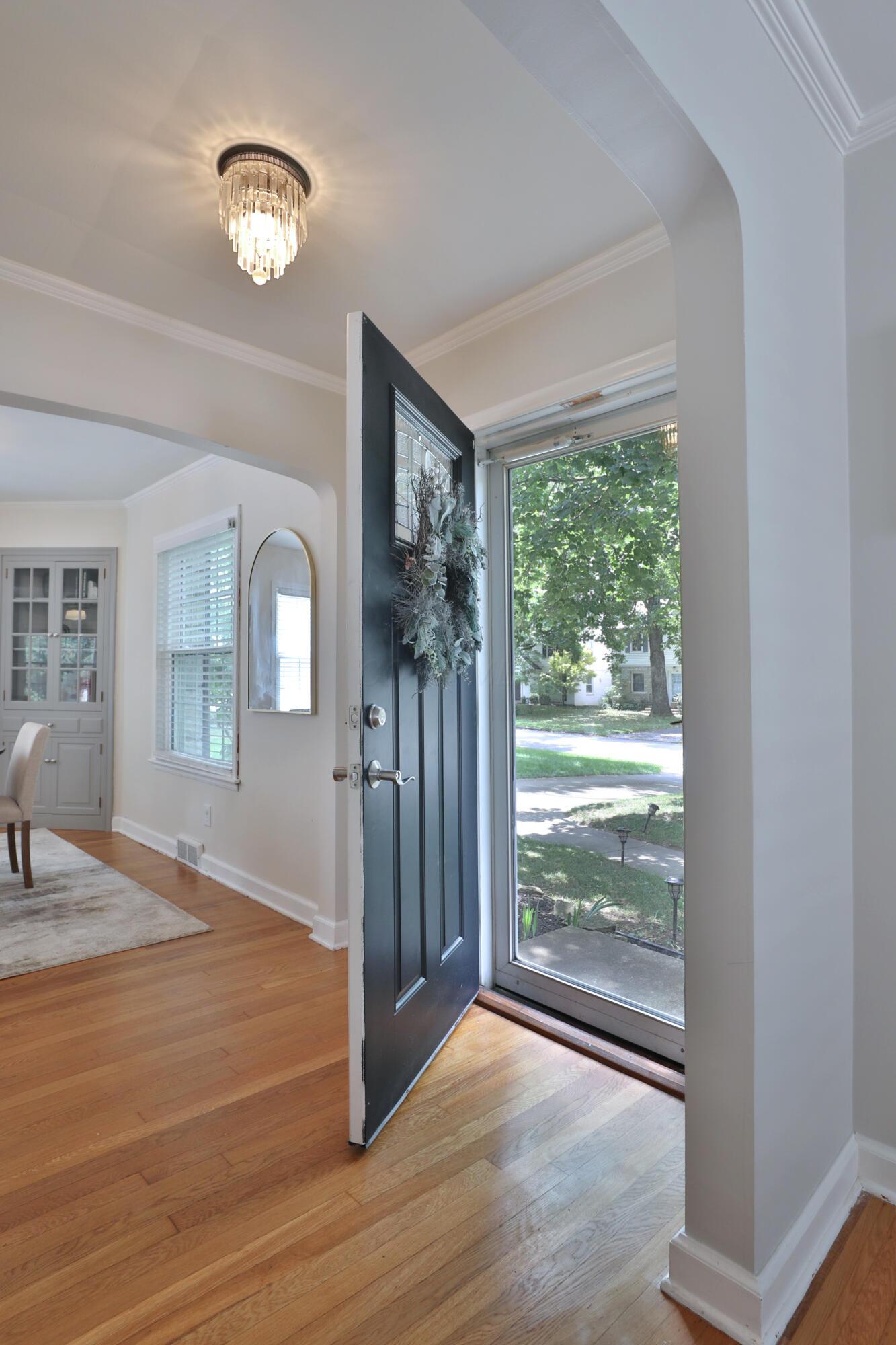 56 Aldrich Road Columbus, OH 43214 - Photo 5 of 50 Entry