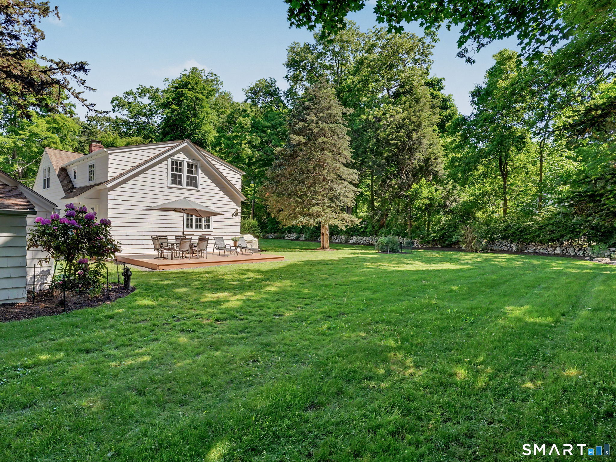 18 Deerfield Road Wilton, CT 06897 - Photo 37 of 40 Huge Side Yard
