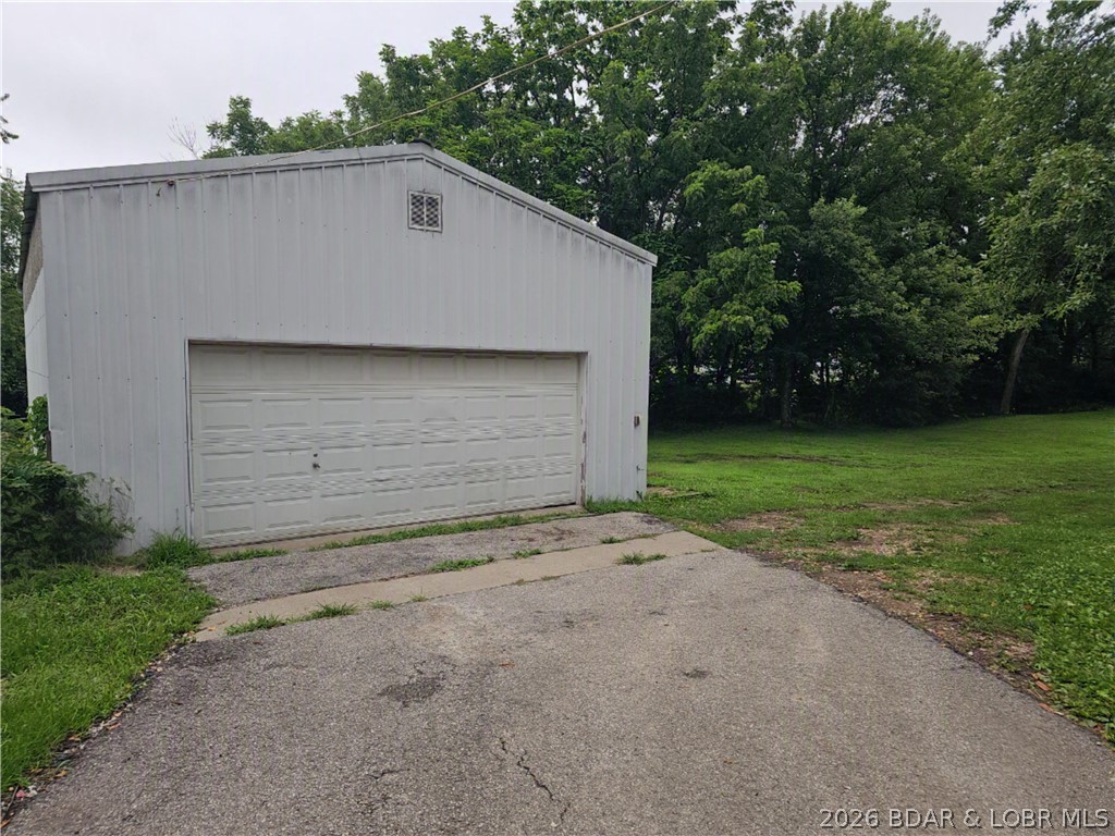 609 East 4th Street Eldon, MO 65026 - Photo 3 of 13
