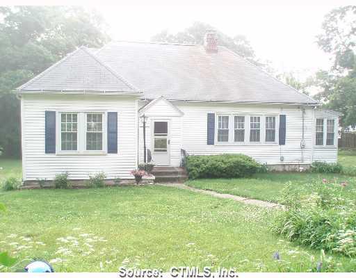 14 Goodrich Road Farmington, CT 06032 - Photo 1 of 1 a front view of a house with a yard