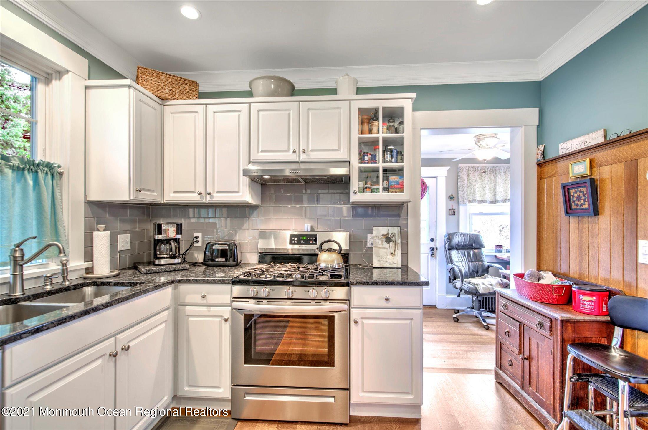 616 Homestead Road Brielle, NJ 08730 - Photo 14 of 34 14-KITCHEN