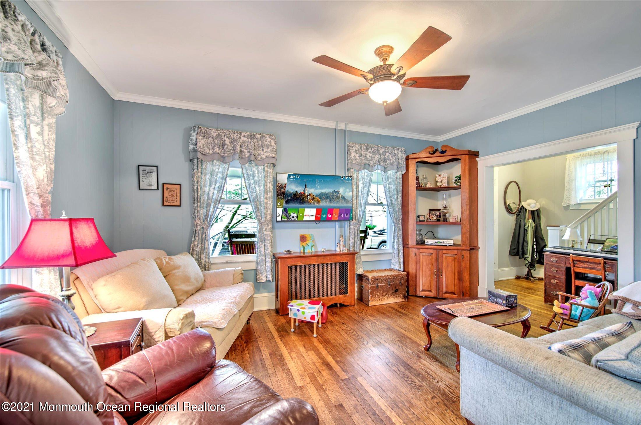 616 Homestead Road Brielle, NJ 08730 - Photo 9 of 34 09-LIVING ROOM