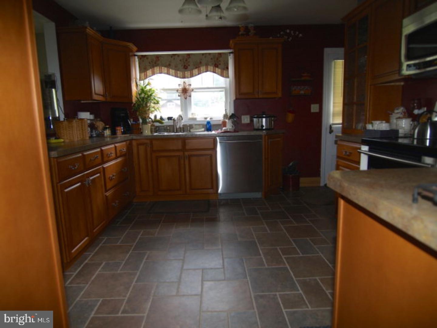 7 Atlas Road Tamaqua, PA 18252 - Photo 6 of 13 Kitchen
