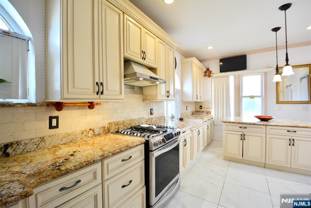 89 Rose Street Wood-Ridge, NJ 07075 - Photo 3 of 44