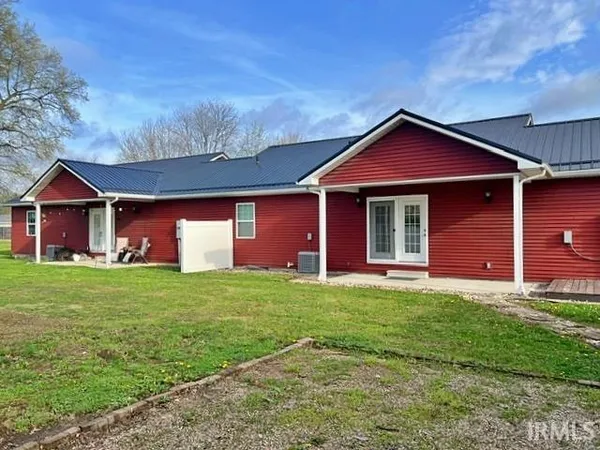 $435,000 | 750 North Main Street, Linton, IN 47441