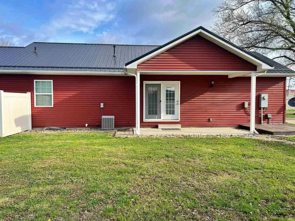 $435,000 | 750 North Main Street, Linton, IN 47441