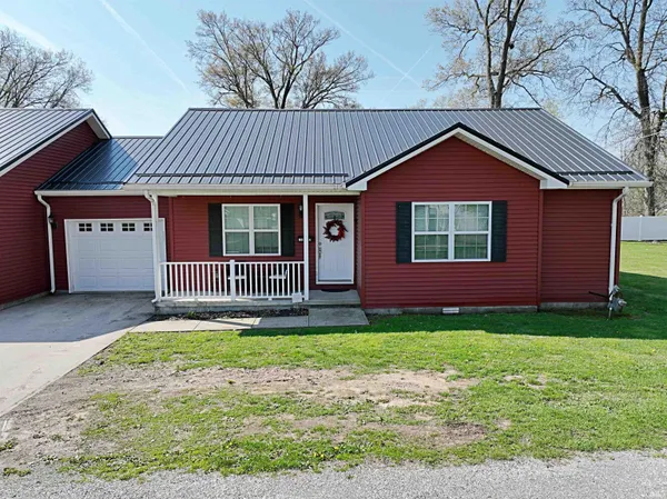$435,000 | 750 North Main Street, Linton, IN 47441