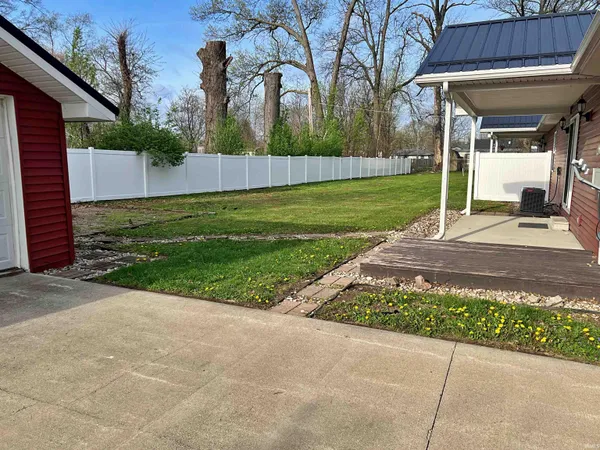 $435,000 | 750 North Main Street, Linton, IN 47441