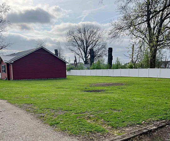 $435,000 | 750 North Main Street, Linton, IN 47441