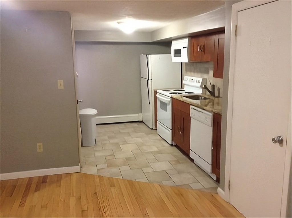 42 Bryon Road, Unit 1 Chestnut Hill, MA 02467 - Photo 4 of 4 Gallery Image 4