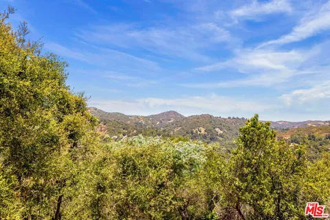 $2,195,000 | 19805 Valley View Drive, Topanga, CA 90290