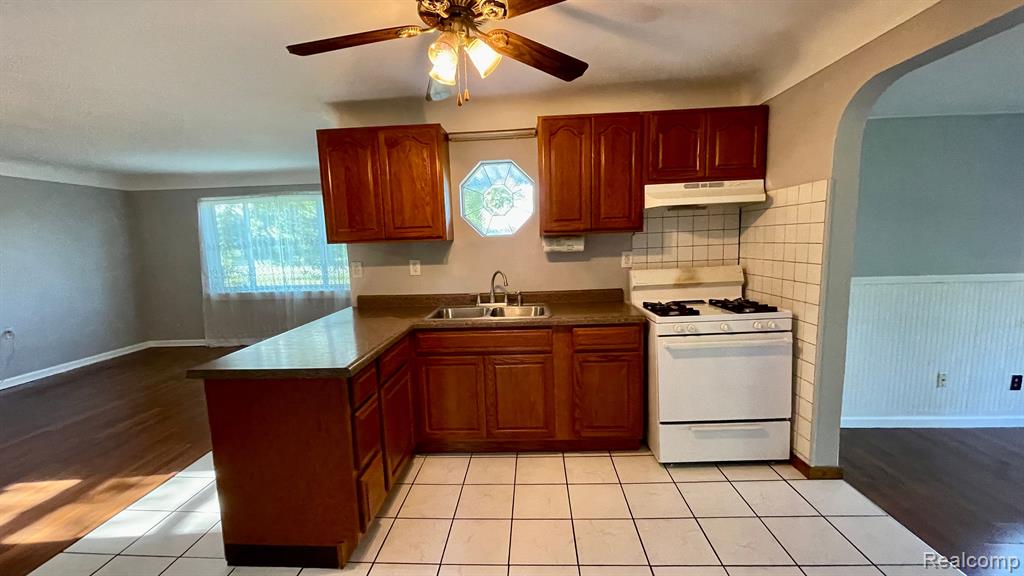 3033 West Stanley Road Mount Morris, MI 48458 - Photo 3 of 36