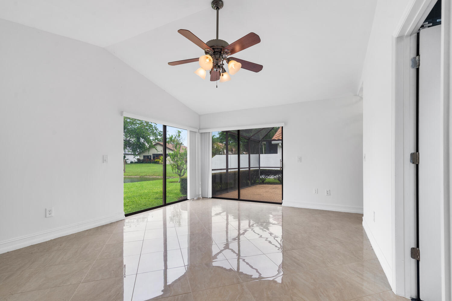 11116 Highland Circle Boca Raton, FL 33428 - Photo 21 of 49 11116 Highland Cir-large-015-017-DSC6964