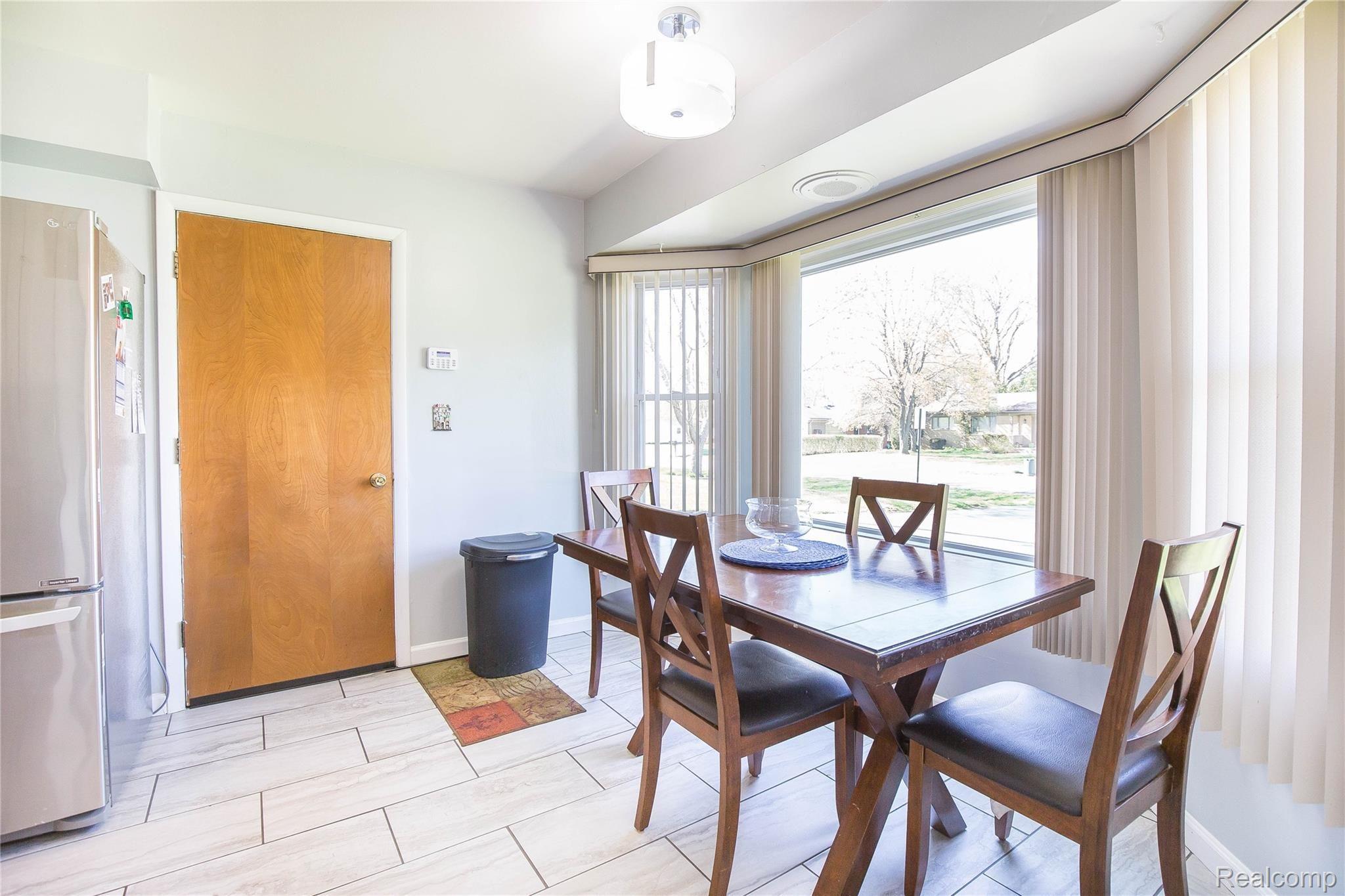 32339 Bonnet Hill Road Farmington, MI 48334 - Photo 10 of 28 10.JPG