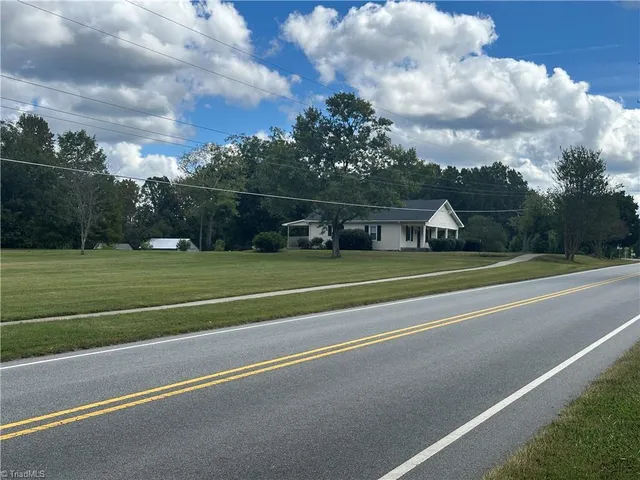 $925,000 | 8410 Linville Road, Oak Ridge, NC 27310