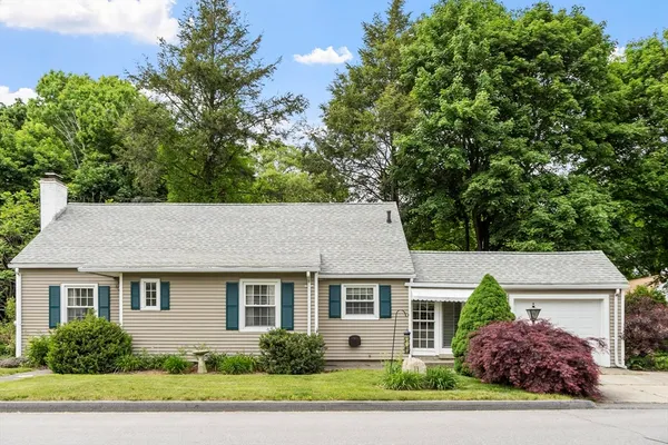 $435,000 | 11 Whitla Drive, Worcester, MA 01604
