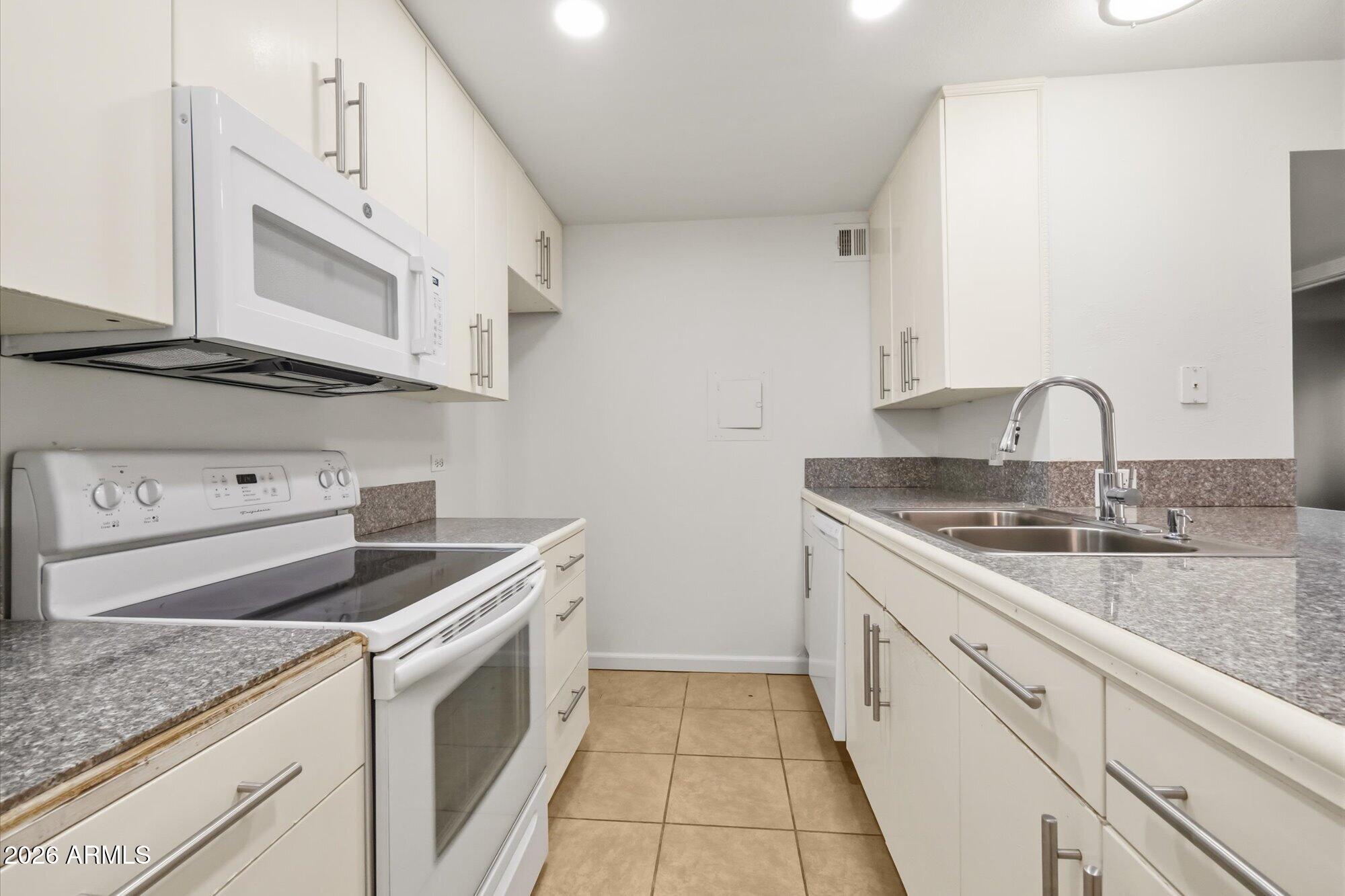8055 East Thomas Road, Unit H101 Scottsdale, AZ 85251 - Photo 10 of 20 10-