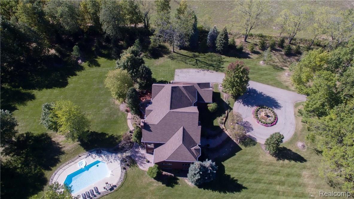 248 East Gunn Road Rochester, MI 48306 - Photo 41 of 44 aa DJI_0661.jpg