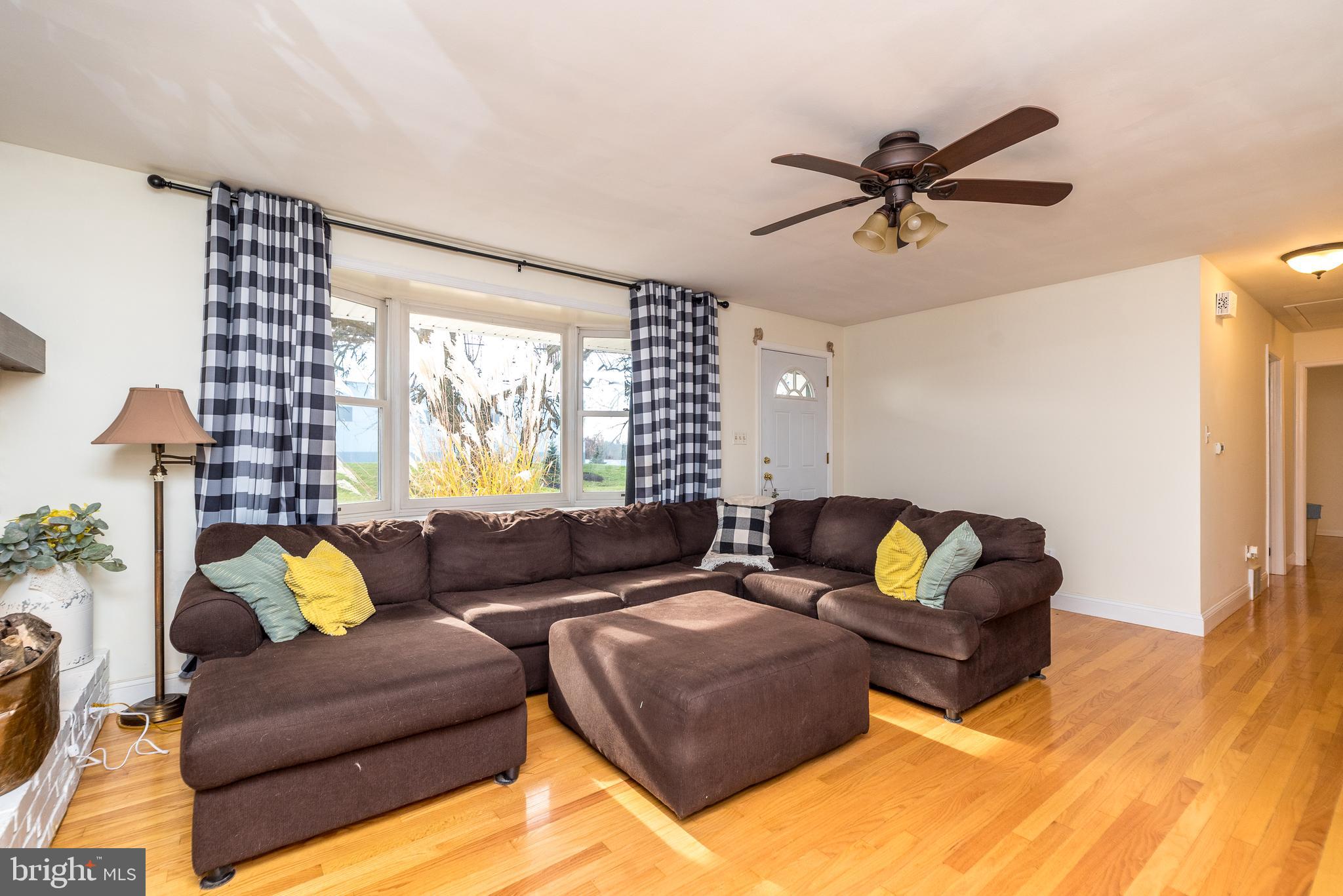 75 West Pumping Station Road Quakertown, PA 18951 - Photo 10 of 66 Sunfilled Living Room