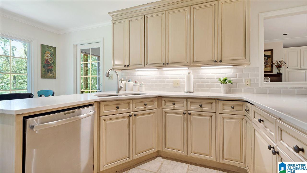 307 Cross Ridge Road Birmingham, AL 35213 - Photo 8 of 32